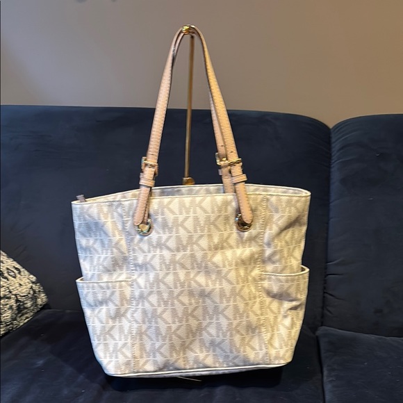 Michael Kors Monogram Cream and Tan Tote - Picture 2 of 9